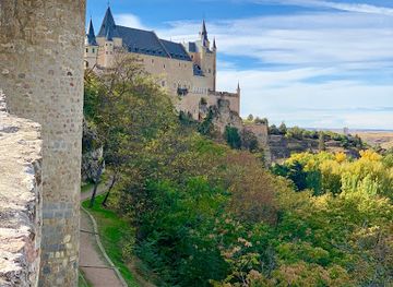 spain/segovia/landmark/puerta-de-santiago