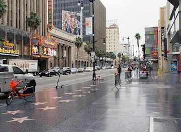 california/burbank/landmark/hollywood-blvd