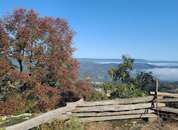 arkansas/ozark-mountains/landmark/round-top-mountain-trail