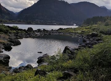 oregon/cascade-mountains/landmark/ft-cascades-historic-site