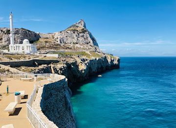 gibraltar/gibraltar-harbour/landmark/europa-point