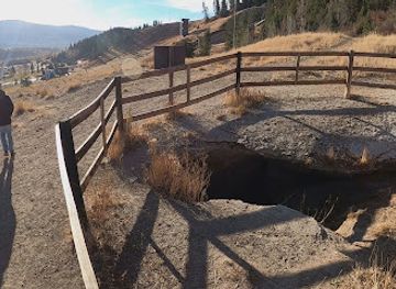 colorado/steamboat-springs/landmark/sulphur-cave-spring