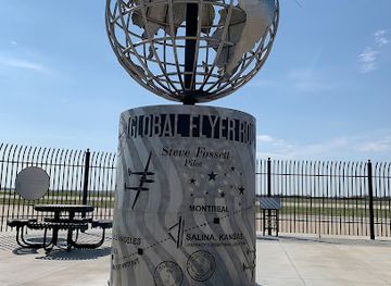 kansas/salina/landmark/fossett-plaza