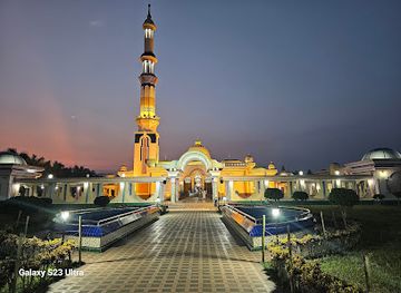 bangladesh/barisal/landmark/baitul-aman-jame-masjid-and-eidgah-complex