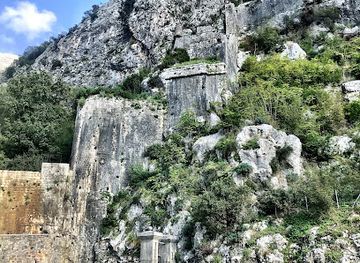 montenegro/kuci/landmark/gurdic-bastion