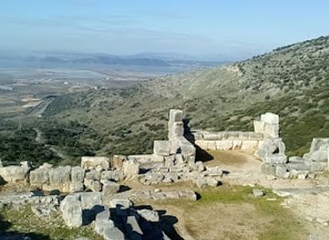 greece/thessaly/landmark/archaeological-site-of-plevrona-pleuron