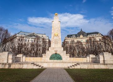 hungary/budapest/landmark/soviet-war-memorial
