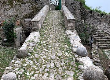 albania/kruja/landmark/santuario-de-hajji-mustafa-baba