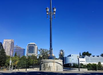 california/sacramento/landmark/historic-lamp-posts