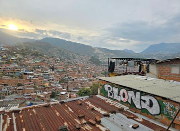 colombia/medellin/laureles/landmark/communa-13-look-out