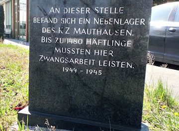 austria/vienna/simmering/landmark/memorialnyy-kamen