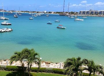 sint-maarten/oyster-pond/landmark/topper-s-restaurant-bar