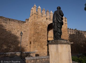 spain/cordoba/san-basilio/landmark/recinto-amurallado-del-alcazar-viejo