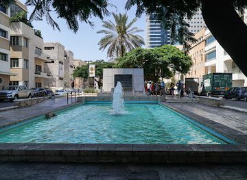 israel/holon/landmark/founders-monument-and-fountain