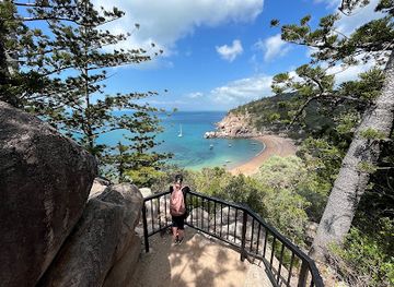 australia/magnetic-island/landmark/arthur-bay-lookout