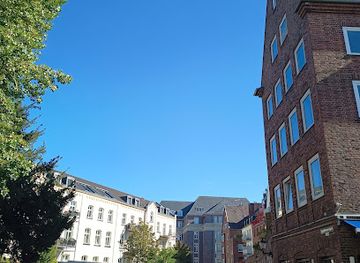 germany/dusseldorf/medienhafen/landmark/stadterhebungsmonument