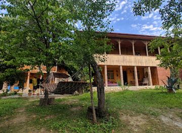 georgia/racha-lechkhumi-and-kvemo-svaneti/landmark/margvelidze-winery-guesthouse