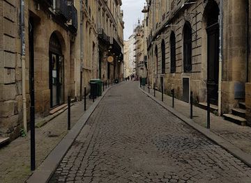 france/bordeaux/saint-pierre/landmark/saint-peter-s-square