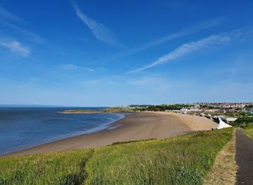 united-kingdom/west-glamorgan/landmark/wwii-coast-artillery-search-light-emplacement