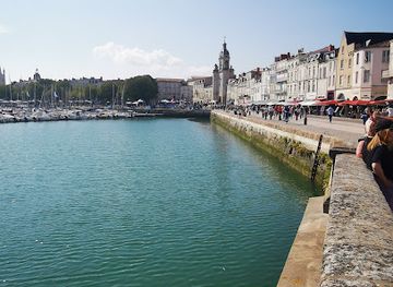 france/la-rochelle/saint-nicolas/landmark/cloister-of-the-white-ladies