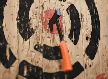 texas/waco/landmark/stumpy-s-hatchet-house-waco-axe-throwing