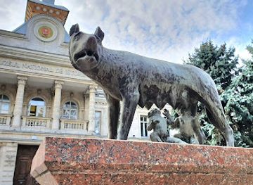 moldova/lapusna-county/landmark/capitoline-wolf