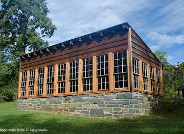 north-carolina/mountain-region/landmark/morrow-mountain-state-park