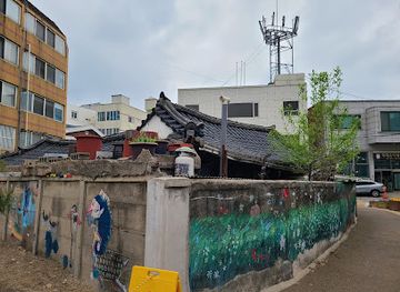 south-korea/gyeonggi-province/landmark/haenggung-dong-mural-village