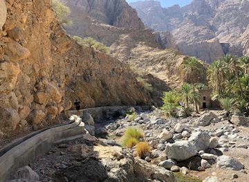 oman/wadi-shab/landmark/wadi-mangal-lake