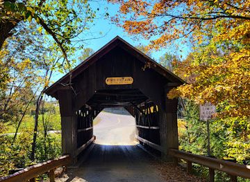 vermont/lamoille-county/landmark/gold-brook-covered-bridge