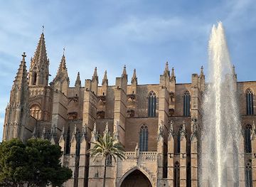spain/palma-de-mallorca/la-lonja/landmark/passeig-maritim