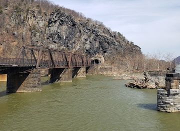 maryland/c-o-canal-national-historical-park/landmark/footbridge-to-c-o-canal-and-maryland-heights