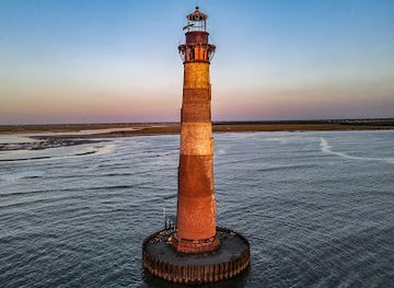 south-carolina/folly-beach/landmark/morris-island-lighthouse