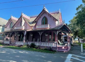 massachusetts/martha-s-vineyard/landmark/martha-s-vineyard-camp-meeting-association-cottage-museum