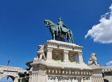 hungary/hajdusag/landmark/statue-of-st-stephen-i