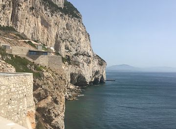 gibraltar/rosia-bay/landmark/gorham-s-cave