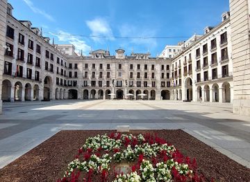 spain/santander/landmark/plaza-porticada-plaza-de-velarde