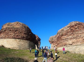 azerbaijan/gabala/landmark/the-ruins-of-the-ancient-city-walls-of-gabala