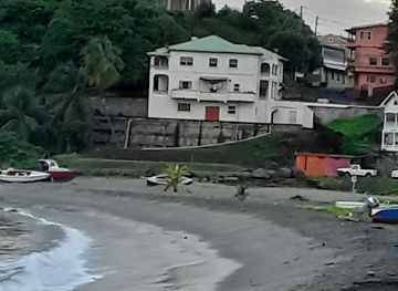 grenada/saint-andrew/landmark/grand-etang-lake