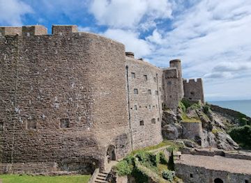 jersey/le-hocq-tower/landmark/mont-orgueil-castle