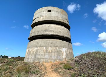 guernsey/pleinmont-point/landmark/prevote-observation-tower-m5