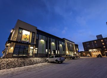 canada/iqaluit/landmark/inuulisautinut-niuvirvik