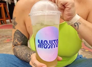 costa-rica/jaco/landmark/broke-guys