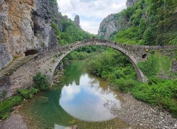 greece/ioannina/landmark/kokkorou-ancient-stone-bridge