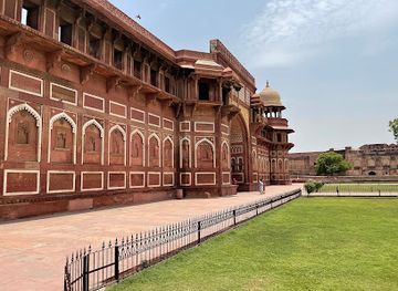 india/agra/rakabganj/landmark/red-fort-of-agra