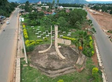 togo/kpalime/landmark/monument-au-mort-kpalime