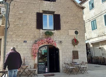 croatia/split/landmark/rodna-kuca-emanuela-vidovica