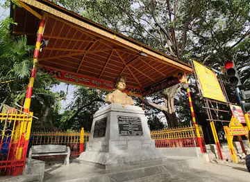 Dr.Rajkumar Statue