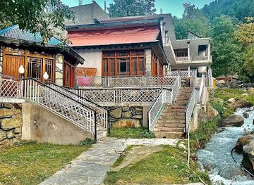 pakistan/naran/landmark/manila-huts-naran