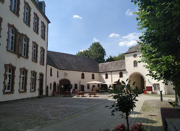 luxembourg/remerschen-lake/landmark/wiltz-castle